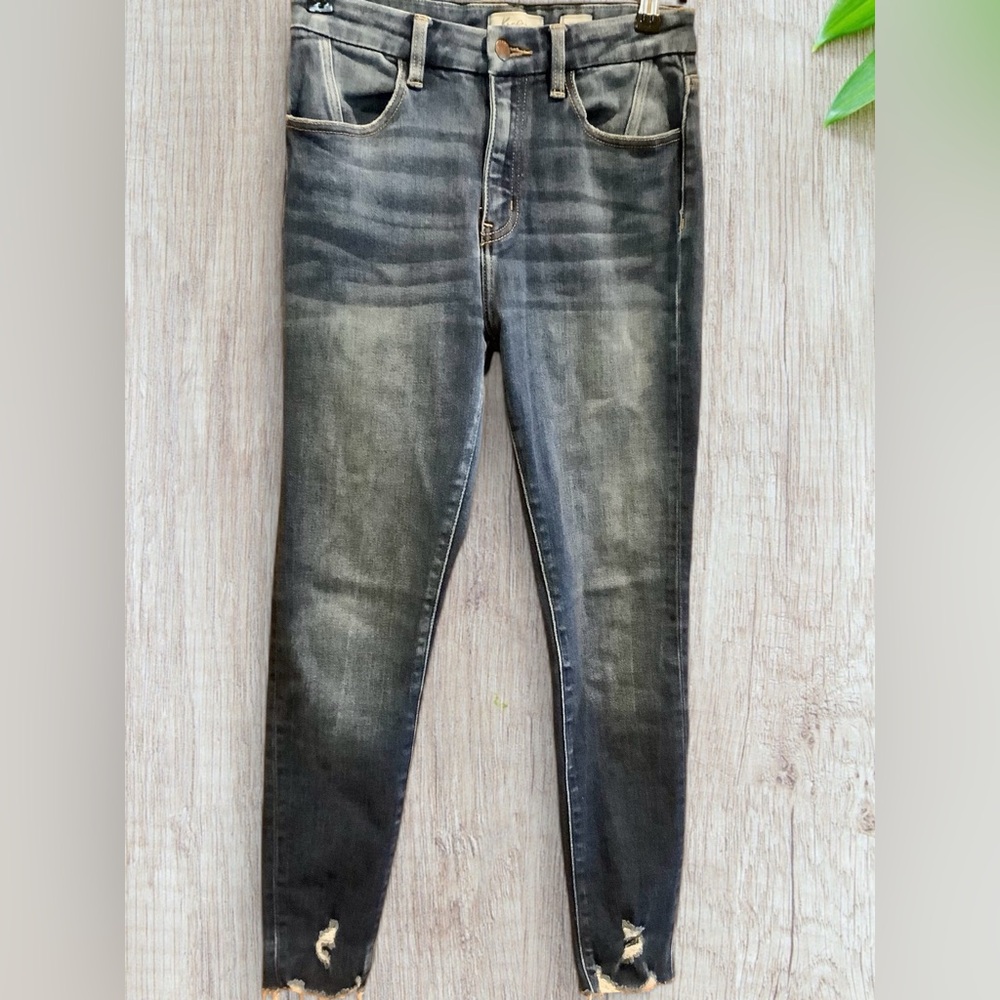 KanCan Signature High Rise Ankle Jeans With Frayed Ankle Size 27
